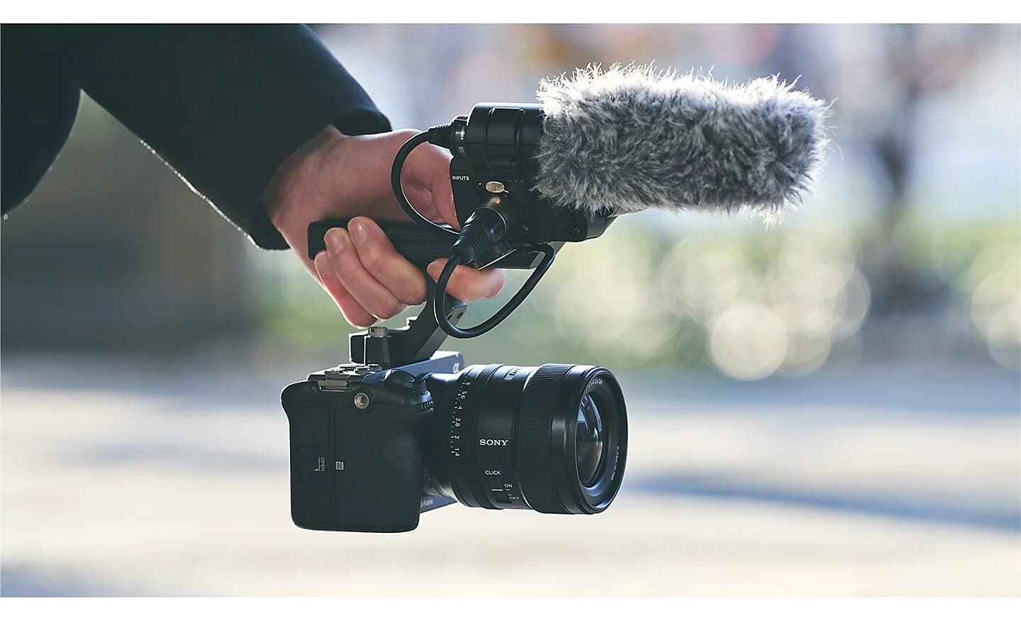 Attachable XLR handle